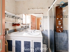 Maison de plain pied 130m² (5 pièces) avec studio, piscine sur 1300m²  AIX / PUYRICARD (13540)