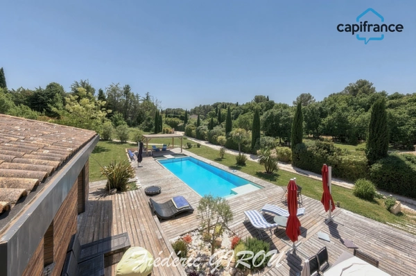 Maison en bois authentique et chaleureuse 6 pièces AIX EN PROVENCE - PUYRICARD