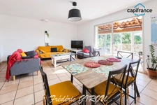 Maison de plain pied 130m² (5 pièces) avec studio, piscine sur 1300m²  AIX / PUYRICARD (13540)