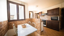Lançon-de-Provence – Maison de charme T5 de 150 m² avec patio, terrasse panoramique, studio et garage