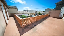 Lançon-de-Provence – Maison de charme T5 de 150 m² avec patio, terrasse panoramique, studio et garage