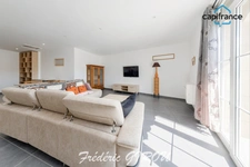 Maison de village rénovée 4/5 pièces 135m² LANCON de PROVENCE (13680) - vaste cour et grange en annexe
