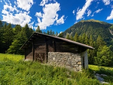 BEAUFORT Sur DORON (73) CHALET D’ALPAGE à Rénover 