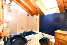 ALBERTVILLE (73) Terrain 8311 m2 - Maison de 189 m2 - Hangars/Garages de 178 m2 