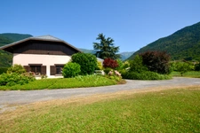 ALBERTVILLE (73) Terrain 8311 m2 - Maison de 189 m2 - Hangars/Garages de 178 m2 