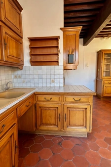 ANNECY (74) - MAISON mitoyenne 90 m2 + combles + dépendances.