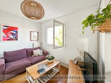 For sale in La Rochelle, 2-bedroom apartment of 67m², top floor, parking, cellar and balcony