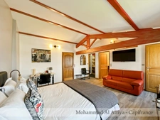 Magnificent family property with gîte, studio and swimming pool just minutes from La Rochelle (17)