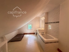 Maison familiale de 225 m² avec dépendance sur 3 022 m² - Domaine de Carheil à Plessé
