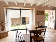 Maison en pierre rénovée 107 m² avec dépendance et terrain de 1 814 m² - Béganne (56)