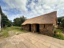 Maison en pierre rénovée 107 m² avec dépendance et terrain de 1 814 m² - Béganne (56)