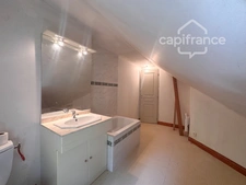 Maison familiale de 225 m² avec dépendance sur 3 022 m² - Domaine de Carheil à Plessé