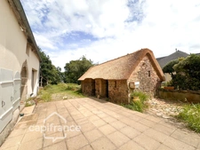 Maison en pierre rénovée 107 m² avec dépendance et terrain de 1 814 m² - Béganne (56)