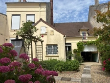 Maison à vendre 6 pièces LIANCOURT (60) avec une dépendance d'environ 94 m2 et fort potentiel!
