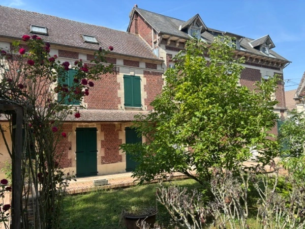 Propriete corps de ferme proche CLERMONT