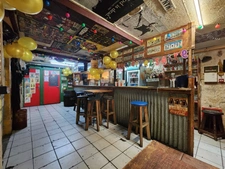 À VENDRE – Fonds de commerce Bar / Restaurant réputé à Fort-de-France
