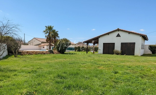 Grange et vaste terrain de 1135 m² – Potentiel d'agrandissement – Lavernose-Lacasse