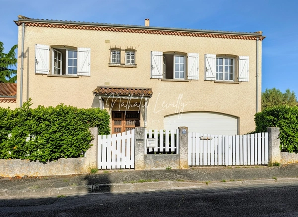 MAISON FAMILIALE DE CARACTÈRE 211 m² – 5 CHAMBRES – TERRAIN 1060 m² PISCINABLE – SAINT-JEAN (31240)