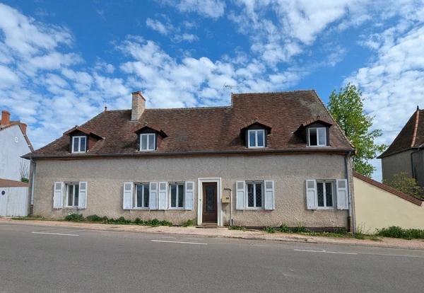 Maison à vendre proche de CHAROLLES maison 215m²