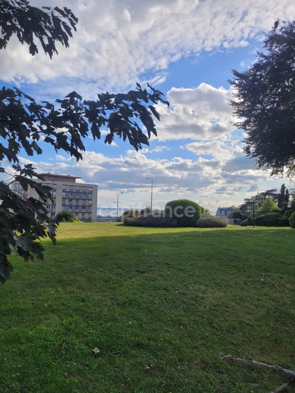  Charmant Studio Meublé avec Balcon, Vue Mer & Ville + Emplacement Garage – Idéal Investisseur
