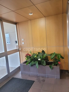  Charmant Studio Meublé avec Balcon, Vue Mer & Ville + Emplacement Garage – Idéal Investisseur