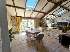 Maison en pierre atypique de 122 m² 3 chambres et 1 bureau – Coup de cœur assuré à MAGNAC SUR TOUVRE (16)