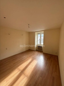 Maison familiale 120 m² à Xambes – 3 chambres, garage et cour intérieure – Secteur calme