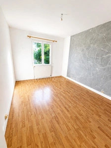 🏡 Maison de plain-pied 137 m² – 3 chambres – Véranda – Garage – Terrain clos de 620 m² 🌳 à Ruelle