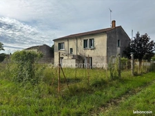 Maison 8 piéces à rénover de 200 m² avec permis accepté pour création de 2 logements – Moulidars (16290)