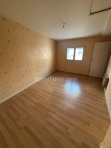 Maison familiale 120 m² à Xambes – 3 chambres, garage et cour intérieure – Secteur calme