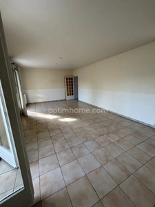 🏡 Maison de plain-pied 137 m² – 3 chambres – Véranda – Garage – Terrain clos de 620 m² 🌳 à Ruelle