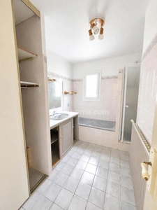 🏡 Maison de plain-pied 137 m² – 3 chambres – Véranda – Garage – Terrain clos de 620 m² 🌳 à Ruelle