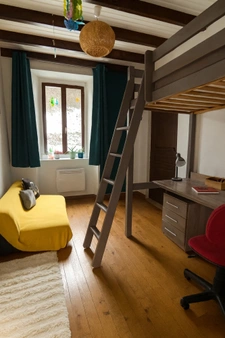 🌿 Propriété de caractère avec gîte et dépendances – Havre de paix au cœur de la nature