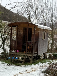 🌿 Propriété de caractère avec gîte et dépendances – Havre de paix au cœur de la nature