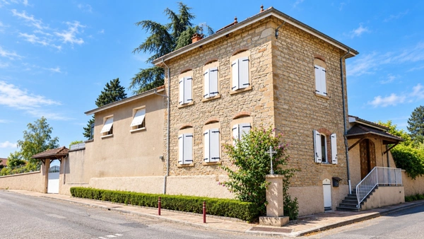 EXCLUSIVITÉ – DEMEURE DE CARACTÈRE DE 201 M² AU CŒUR D’UN PARC ARBORÉ DE 1 495 M²