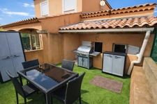 BRIGNOLES (83170) – VILLA 6 PIÈCES AVEC T2 INDÉPENDANT, PISCINE CHAUFFÉE ET GARAGE MOTOS