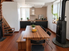 T3 Duplex lumineux avec espace bureau – Faibles charges – Centre-ville