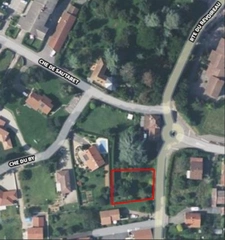 RARE À SAINT-GEORGES-D’ESPÉRANCHE – Superbe terrain à bâtir de 956 m² avec fort potentiel d’implantation