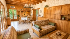 Maison de caractère 165 m² — 4 chambres — Suite indépendante — Piscine — Source privée — Terrain 1 499 m