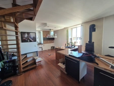 T3 Duplex lumineux avec espace bureau – Faibles charges – Centre-ville