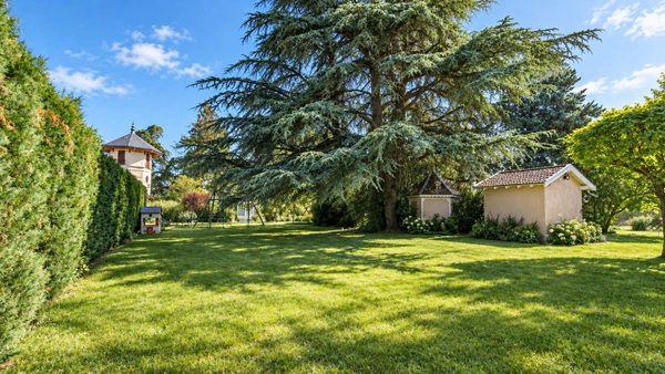 EXCLUSIVITÉ – DEMEURE DE CARACTÈRE DE 201 M² AU CŒUR D’UN PARC ARBORÉ DE 1 495 M²