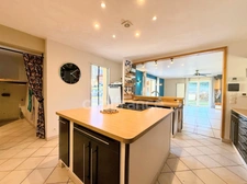 Modern villa of 211m² with swimming pool and garage