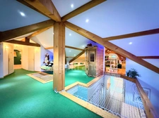 Modern villa of 211m² with swimming pool and garage