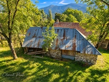 Ancienne ferme à rénover avec dépendance – terrain de 1 895 M² – CHORGES