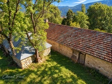 Ancienne ferme à rénover avec dépendance – terrain de 1 895 M² – CHORGES