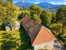 Ancienne ferme à rénover avec dépendance – terrain de 1 895 M² – CHORGES