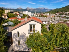 Maison rénovée d’environ 150 m² avec jardin – Proche centre-ville de Gap