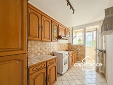 Appartement 2 pièces lumineux avec loggia, balcon, cave et parking proche gare