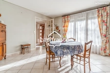SOUS COMPROMIS - Maison familiale 5 chambres avec jardin