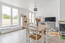 Appartement duplex 5 pièces de 94 m² avec terrasse plein sud à Maurepas